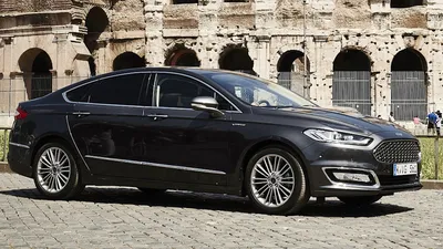 Фото автомобиля Ford Mondeo в формате PNG для использования в мобильных приложениях