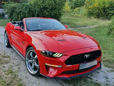 Машина Ford Mustang в формате webp