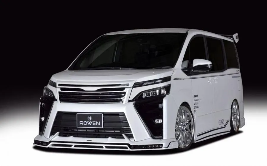 Noah voxy. Тойота Вокси 2017. Тойота Вокси 2017 года. Toyota Voxy 2014 Hybrid. Toyota Noah/Voxy.