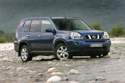 Nissan X-Trail в png — выберите размер