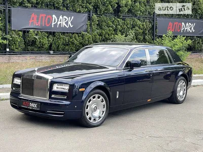 Фотография машины Rolls Royce для использования на сайте