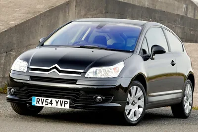 Загрузить премиум-фото Машины Citroen C4