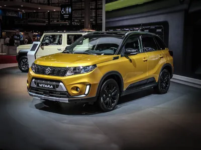 Фотография Suzuki Vitara с эффектом полумрака и игрой света