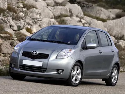 Машина Toyota Yaris:  размер 400x300, формат jpg