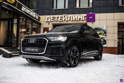 Фотография Audi Q7: выберите подходящее изображение для сохранения