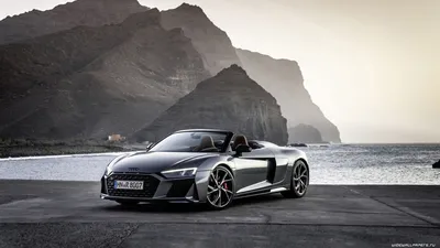 Фото Audi R8 с солнечным бликом на кузове в формате PNG