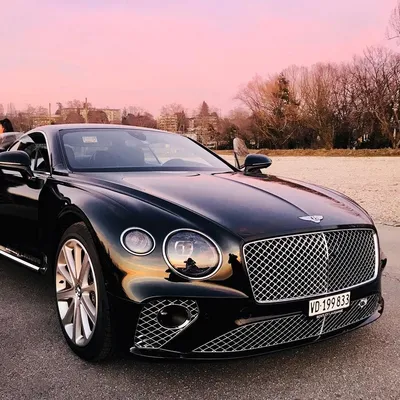 Качественные фотографии машин Bentley в png