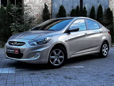 Фотография Hyundai Accent с открытым люком