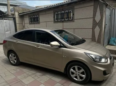 Hyundai Accent - фото с динамичной подсветкой