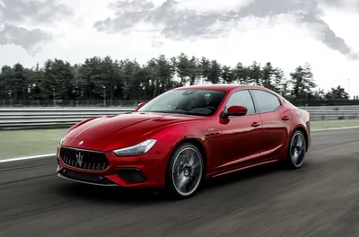 Машины Maserati – выберите размер и формат изображения