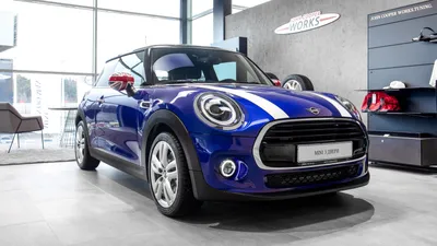 Mini Cooper in Electric Blue: Make a Bold Statement