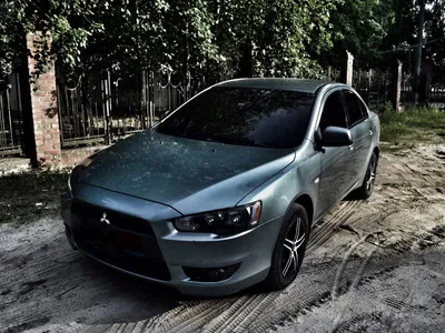 Машины Mitsubishi Lancer на фото