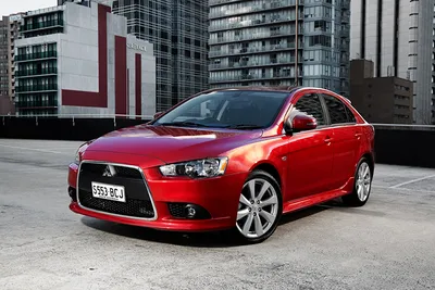 Фото Mitsubishi Lancer со спортивным дизайном