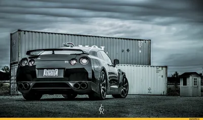 Изображение машины Nissan GTR: выберите желаемый размер