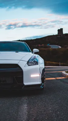 Фотографии Nissan GTR: выберите формат и размер