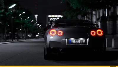 Изображение Nissan GTR: выберите нужный формат и размер