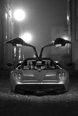 Фото Pagani Huayra с возможностью выбора размера и формата