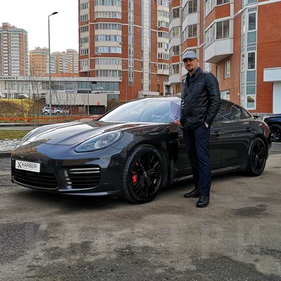 Фото Panamera в черно-белом стиле