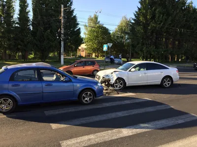 Фотографии автомобилей после ДТП: выберите нужный формат