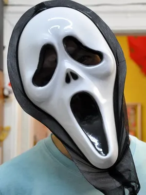 Фото маски из культового фильма Крик