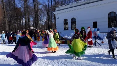 Фото с Масленицей: веселые гуляния