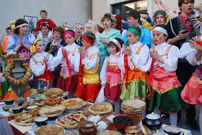 Красочные снимки Масленицы на Руси: веселье и традиции в каждом кадре