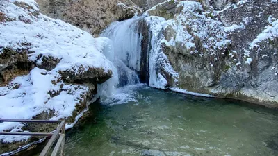 Фотография медовых водопадов Кисловодска в арт-стиле