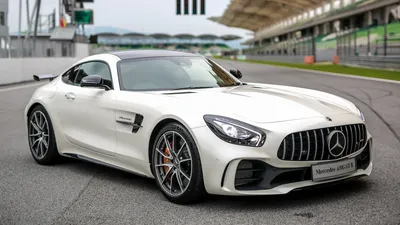 Mercedes-Benz AMG GT Black Series 2023: фото для автомобильного журнала