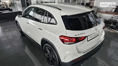 Mercedes-Benz GLA-Class 2023 на фото во всей красе