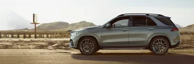 Mercedes-Benz GLE-Class 2023 на фото в движении