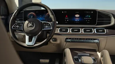 Фото Mercedes-Benz GLS-Class 2023 в студии