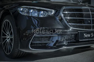 Фото Mercedes-Benz S-Class 2023 на автосалоне