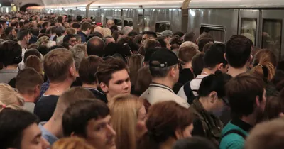 Изумительные фотографии часов в метро Москвы