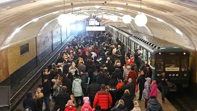 Full HD изображения московского метро в пиковое время