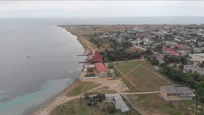 Исследуйте Межводное крымского пляжа через фото