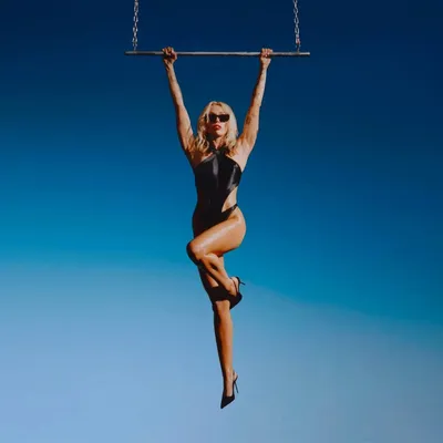 Картинка Miley Cyrus с музыкальными наградами