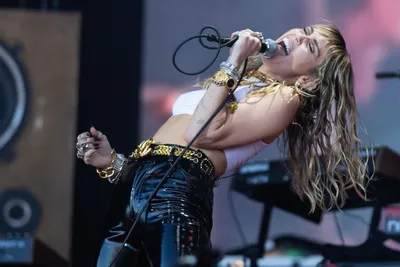 Фотография Miley Cyrus на сцене