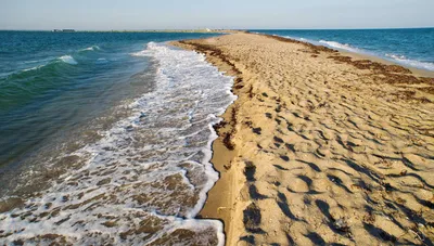 Фото Мирного Крыма на пляже в формате WebP