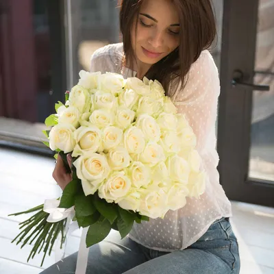 Белые розы на фотографиях: символ страсти и чистоты