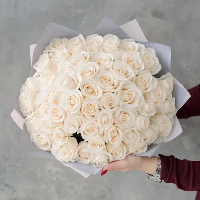 Изысканные белые розы в формате webp