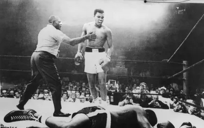 Самые красивые фото Мохаммеда Али в боксе