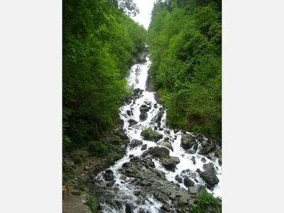 Фотк водопада: красивые кадры природы в Абхазии