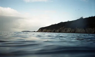 Волшебство морской глади: исследуйте водный мир с очаровательной фотографией моря