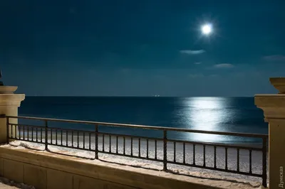 Картинка моря ночью для обоев на телефон