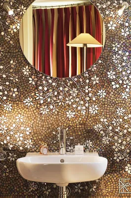 Фото с мозаичной плиткой: творческий подход к дизайну ванной комнаты