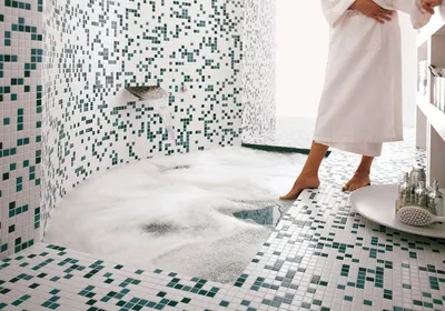 Фото с мозаичной плиткой: вдохновение для ремонта ванной комнаты