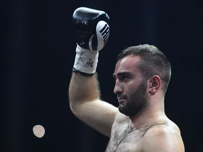 Боксер Мурат Гассиев на профессиональном ринге: фотоотчет