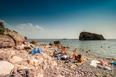 Яшмовый пляж Мыса Фиолент: удивительные виды и кристально чистая вода