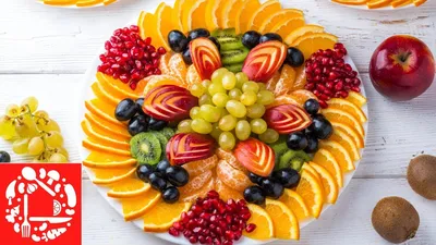 Веб-сайт с фотографией фруктовой нарезки для праздничного стола
