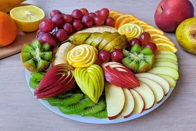Праздничный стол с фотографией фруктовой нарезки: формат PNG